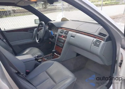 1998 Mercedes-Benz E 430 z USA, uszkodzony, nr VIN WDBJF70FXWA603071